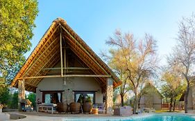 Leopard'S Lair Bush Lodge